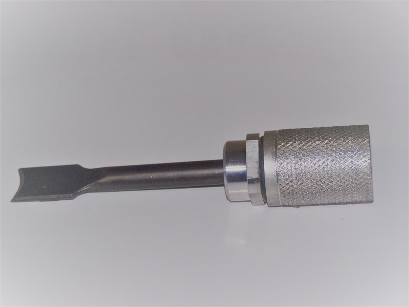 Short Flat Chisel & Knurled Safety Retainer picture